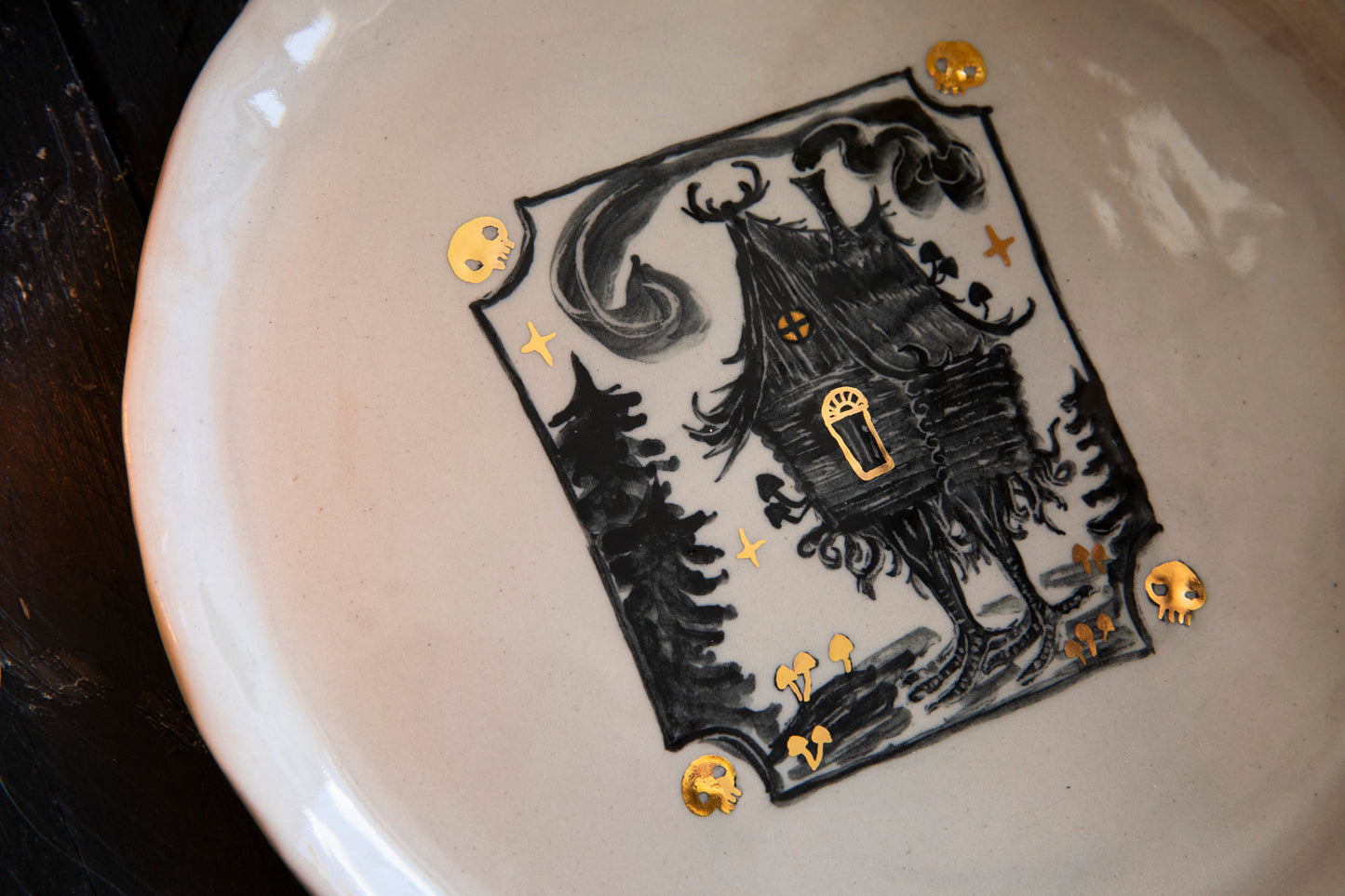 Baba Yaha hut dish, glazed, with 24 karat gold